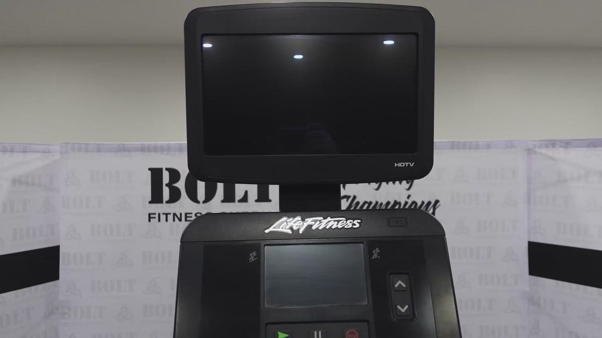 Lifefitness | 95P with 7" touchscreen and HDTV | Stepmill • PMH101740